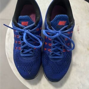 Used I a good condition sport Nike shoes